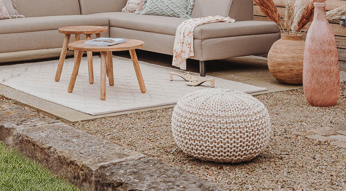 2330 - blog bohemian boost ibiza tuin - desk poef 