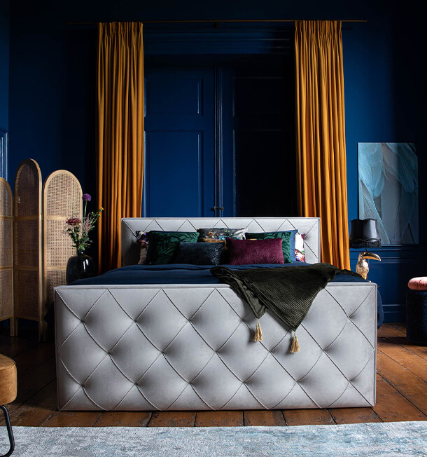 Chic boutique bed mobile - 2057