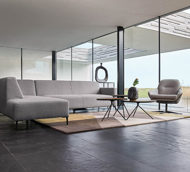 1673 | Blog tv commercial: bank key west | fauteuil bobby