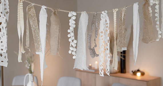 DIY: een duurzame vlaggenlijn van ‘oude’ stofjes 