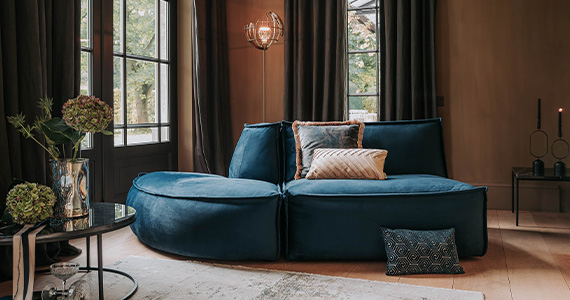A holiday home: kerst vieren met mystic blue, parels en parelmoer
