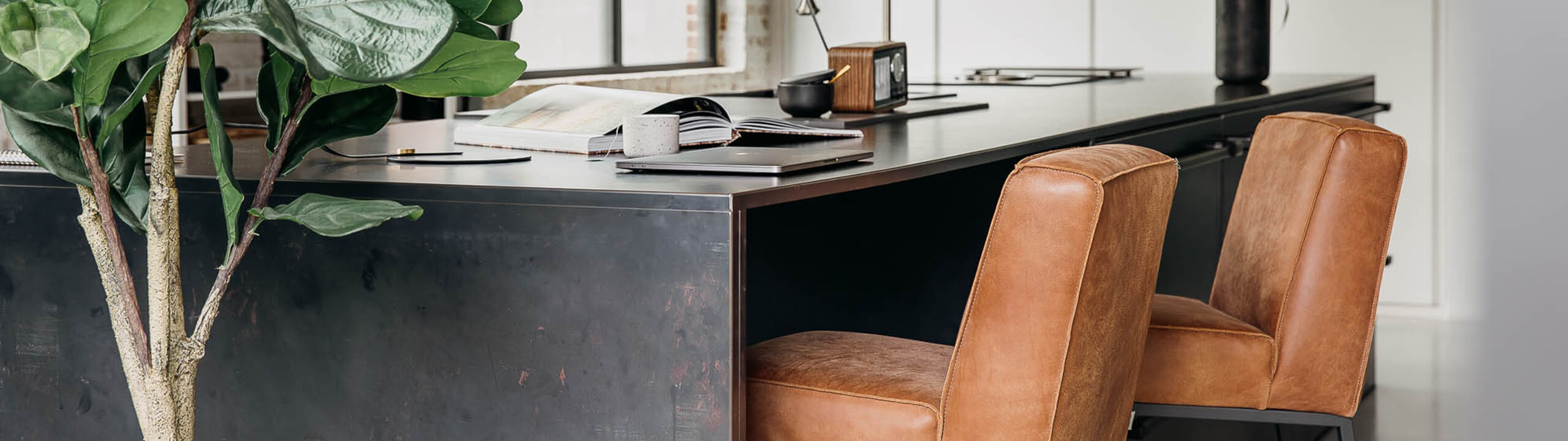 Blog takeaseat header desk 2647