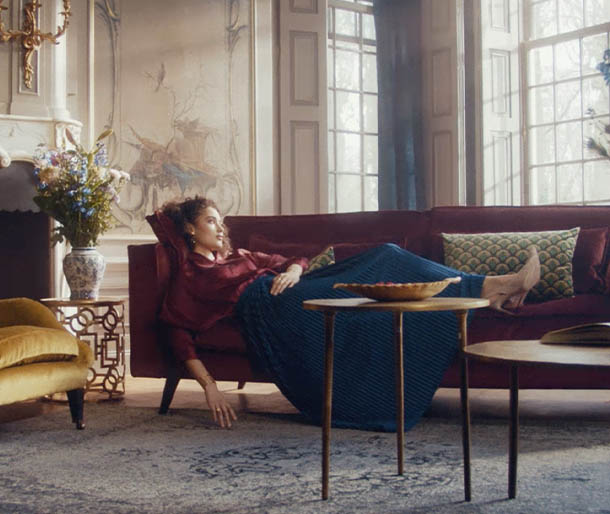 1663 | Blog tv commercial: bank suite | fauteuil garreth