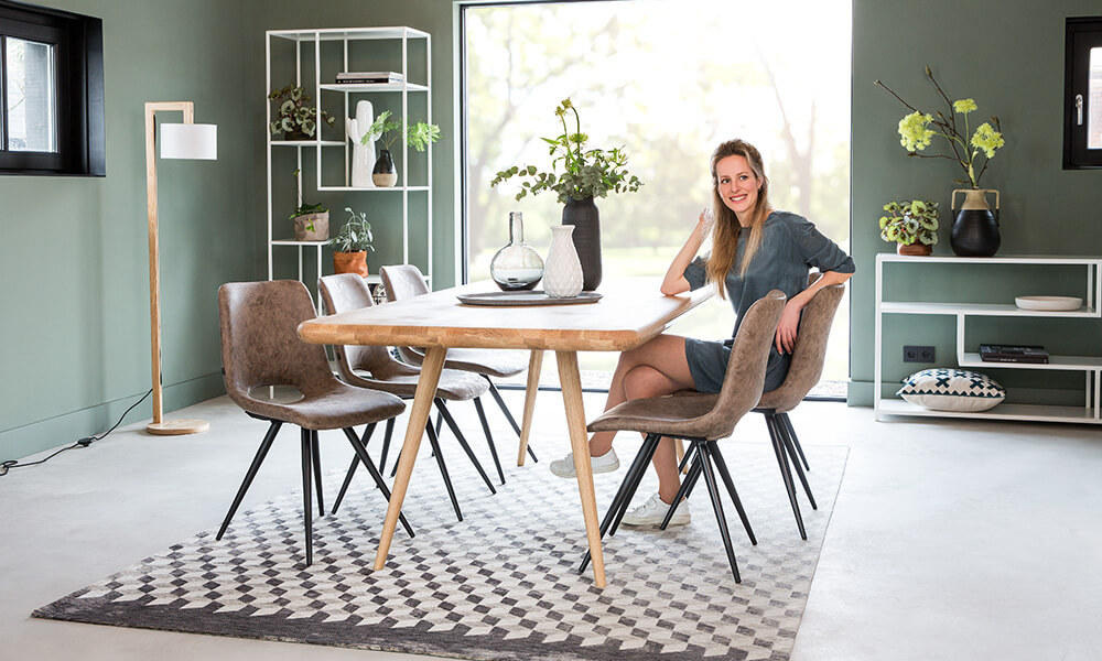 Blog eetkamerstoelen aan eettafels - 2