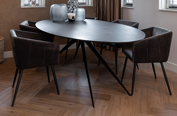 Eettafel zwart ovaal