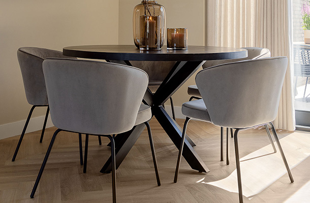 Kleine ronde eettafel