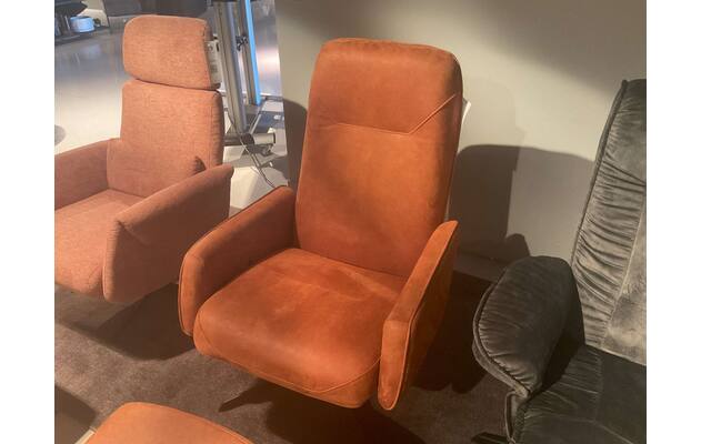 Goossens fauteuil en hocker saranda nuenen bruin micro leer - 0100915582_2026-08-21-17