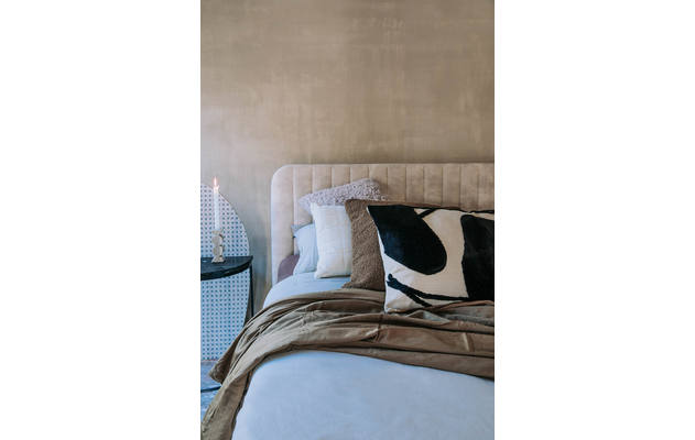 Goossens bedframe attent beige stof - 8223584-03