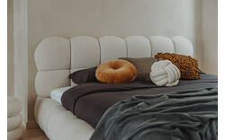 Goossens gestoffeerd bedframe cloud beige stof - 8243570-goossens-cloud-bedframe-stof-01